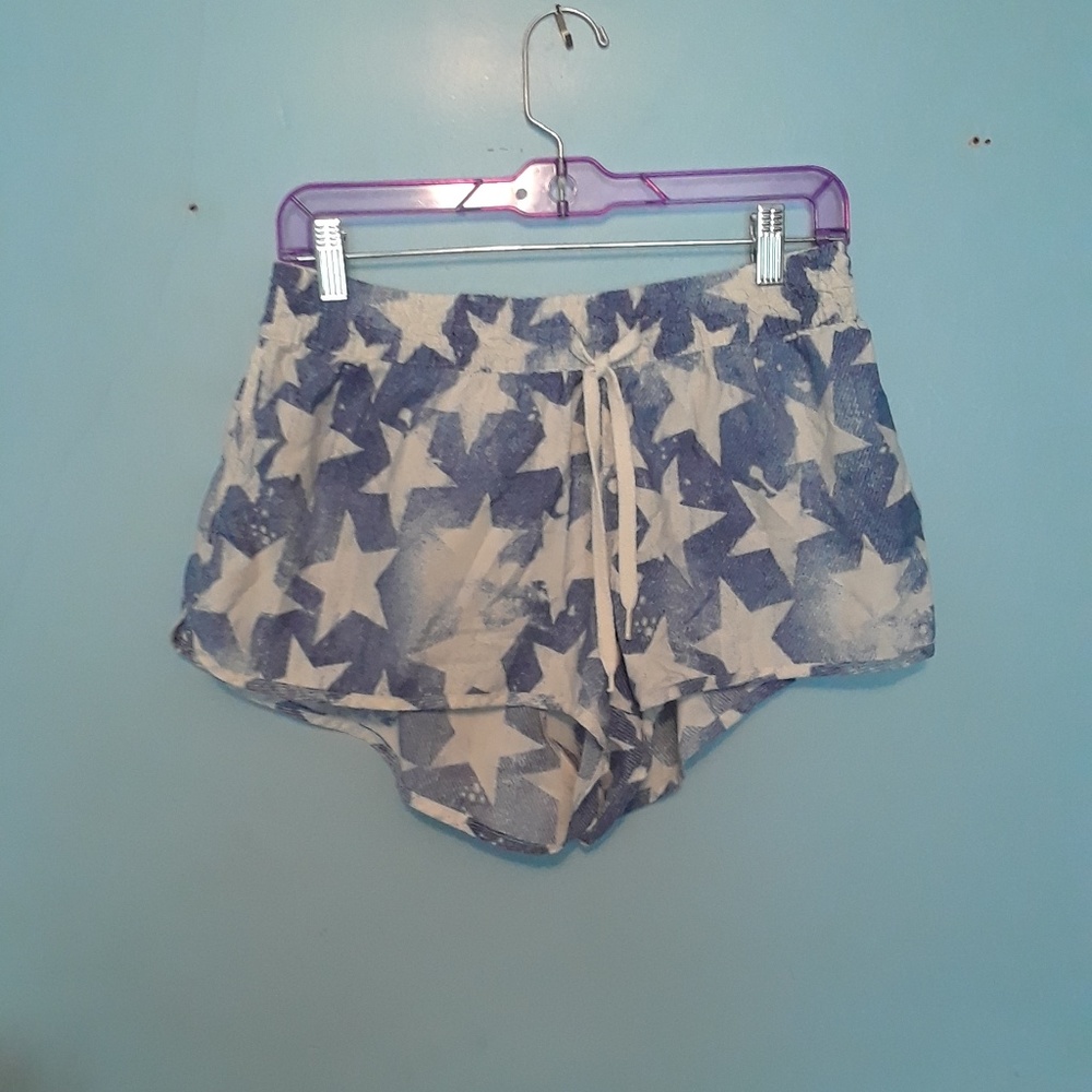Shorts - Picture 3 of 4